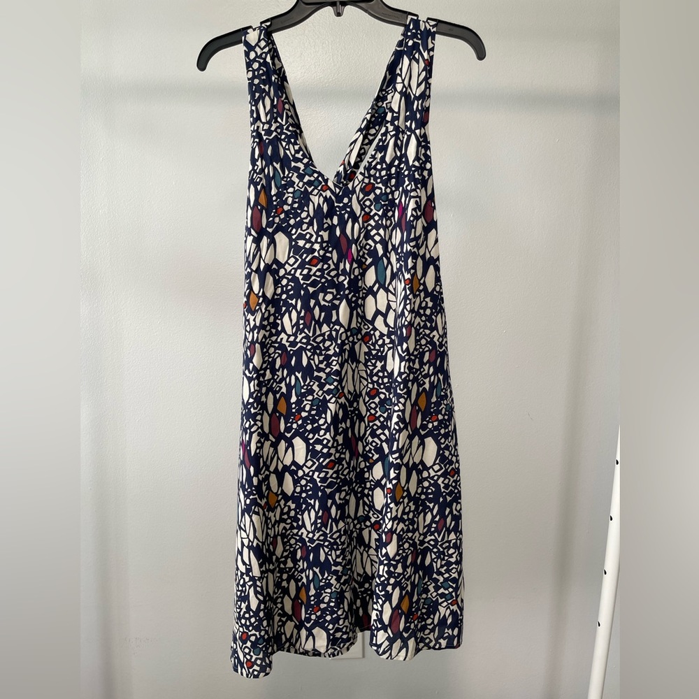 Edme and esyllte Anthropologie blue V-neck criss cross back mosaic dress